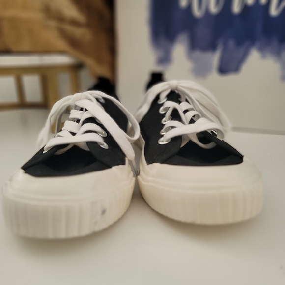 Esprit NWOT Black Canvas Cream Rubber Sneakers Women Size 9 - Picture 11 of 11